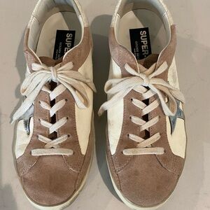 Golden Goose Sneakers in Cream and Tan